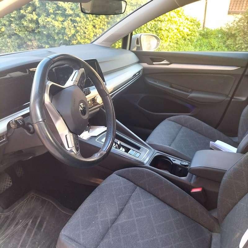 Usata VW Golf VIII Life 116 CV (85 kW) 2022 Grigio Berlina