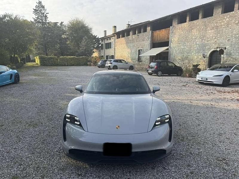Grigio Usata 2022 Porsche Taycan Performance Package Berlina | 65.000 € (Cara) - Immagine 1/4