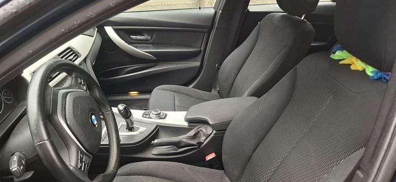 Usata BMW 318 143 CV (105 kW) 2013 Blu/azzurro Station wagon