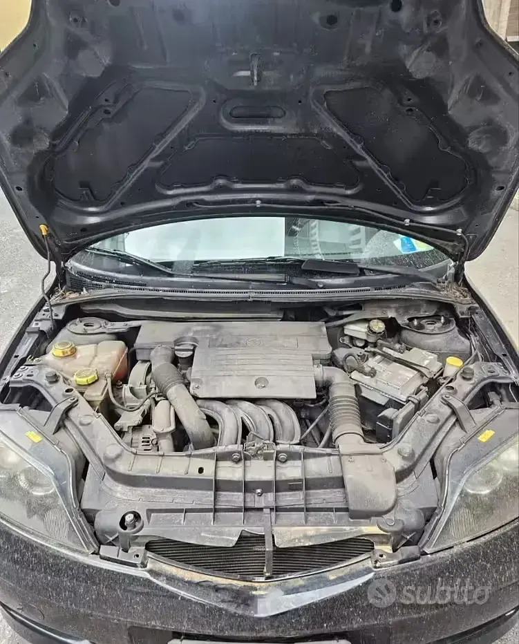 Usata Mazda 2 75 CV (55 kW) 2006 Nero Utilitaria