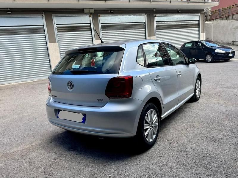 Usata VW Polo Comfortline 75 CV (55 kW) 2013 Argento Utilitaria