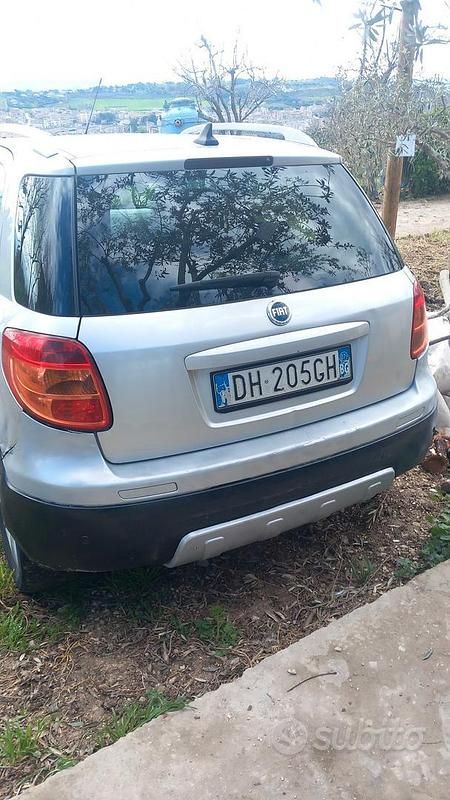 Usata Fiat Sedici 120 CV (88 kW) 2007 Grigio SUV