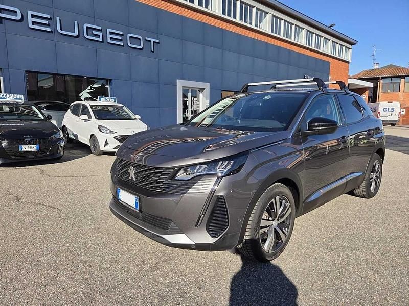 Usata Peugeot 3008 Allure 131 CV (96 kW) 2022 Grigio platinum SUV