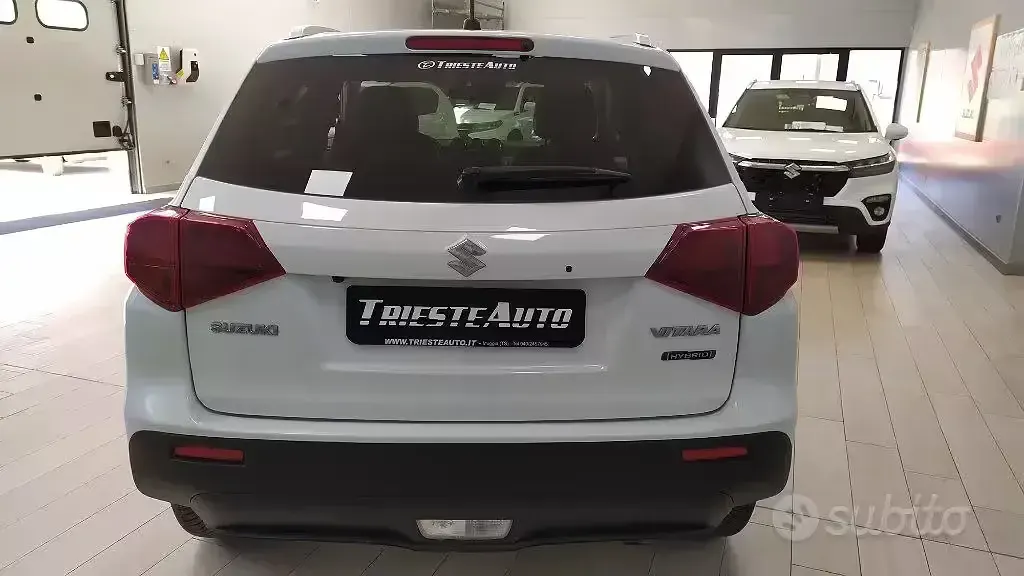 Usata Suzuki Vitara 114 CV (83 kW) 2022 Bianco SUV