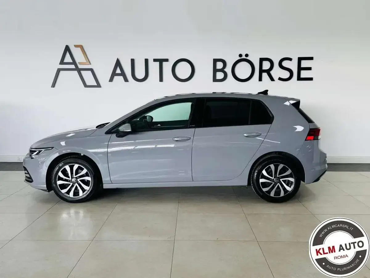 Usata VW Golf VIII Active 110 CV (80 kW) 2021 Grigio Berlina