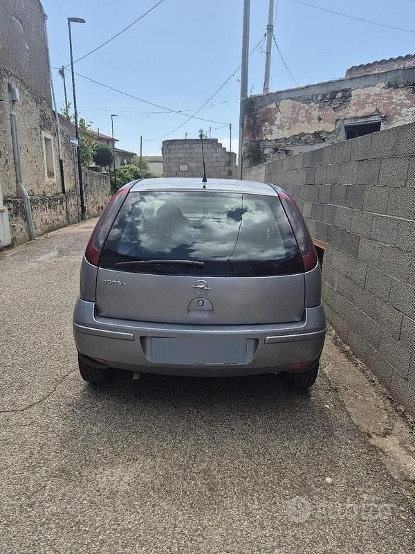 Usata Opel Corsa 60 CV (44 kW) 2005 Utilitaria