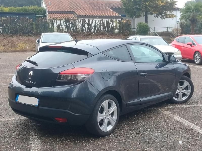 Usata Renault Mégane Coupé 110 CV (80 kW) 2009 Grigio Coupé