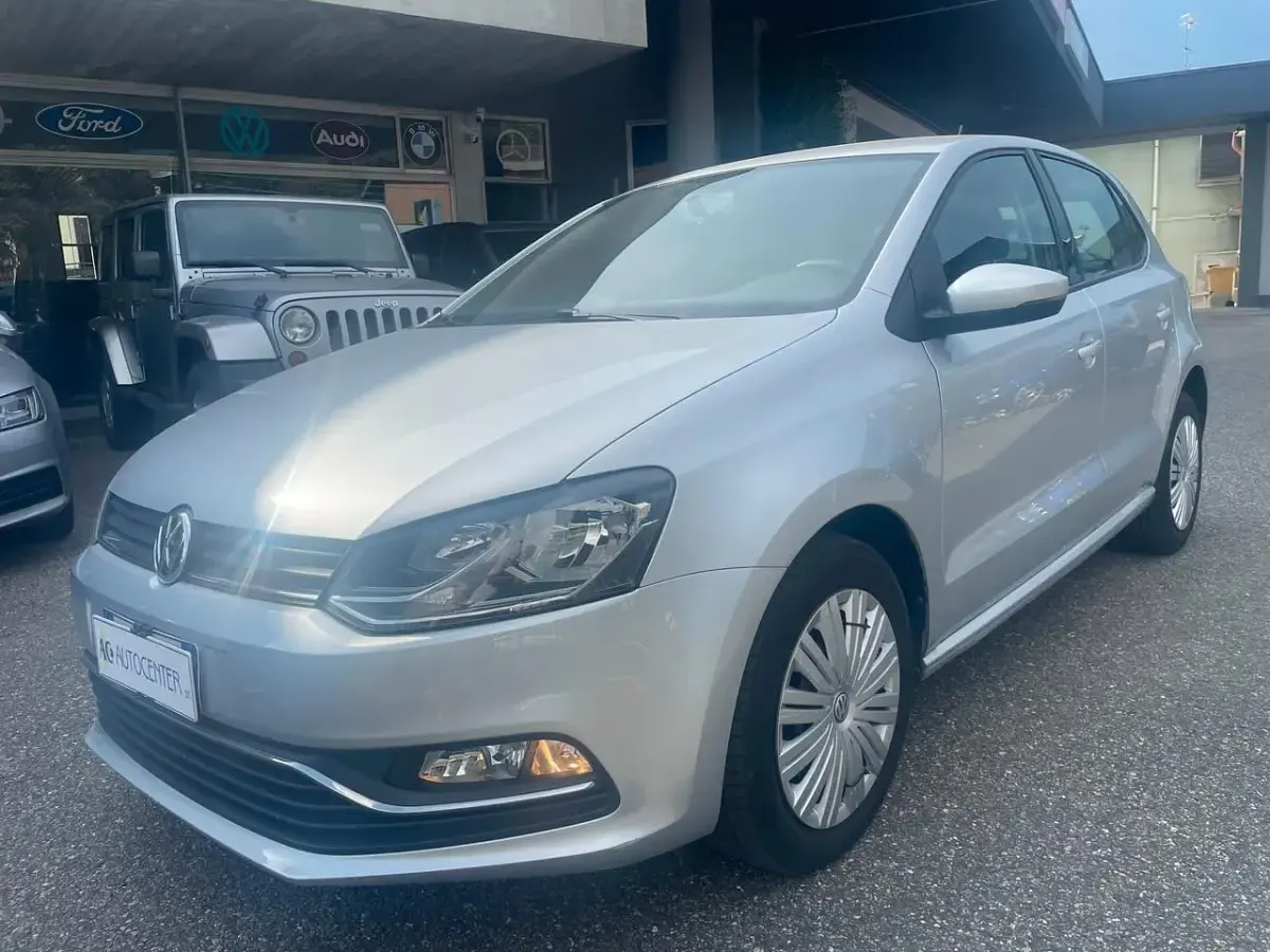 Usata VW Polo Comfortline 75 CV (55 kW) 2015 Argento Berlina