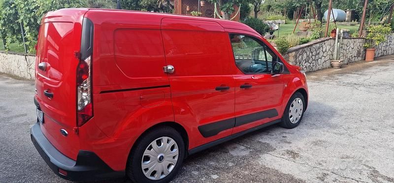 Usata Ford Transit Connect Trend 119 CV (87 kW) 2019 Rosso Monovolume
