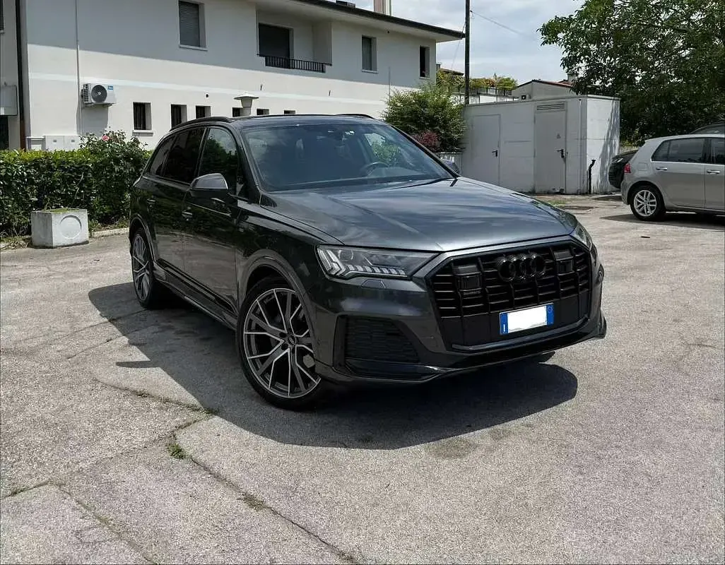Usata Audi Q7 S-line plus 286 CV (210 kW) 2023 Grigio SUV
