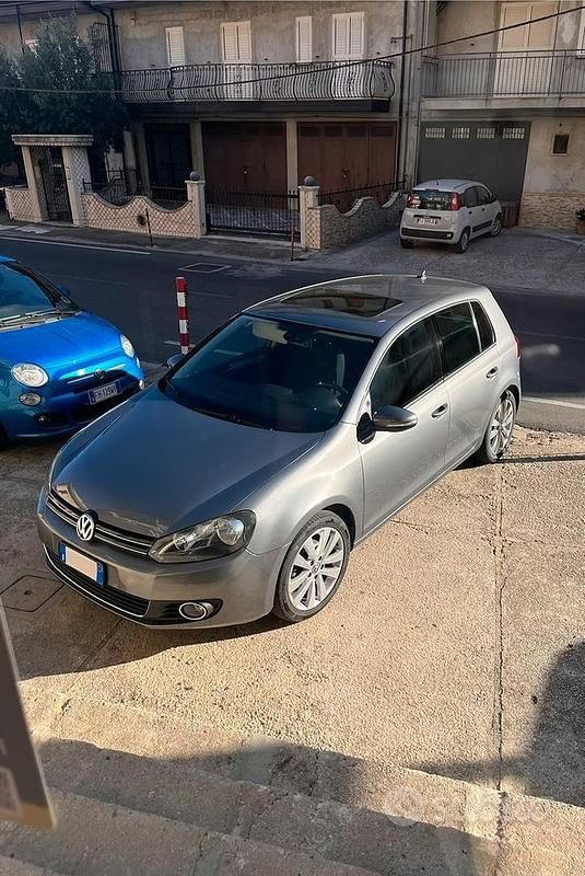 Usata VW Golf VI 105 CV (77 kW) 2011 Grigio Utilitaria