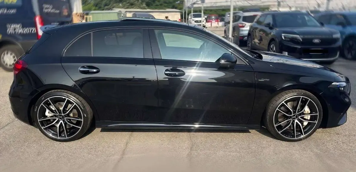 Begagnad Mercedes A35 AMG AMG Line Premium Plus 306 HK (225 kW) 2023 Svart Sedan