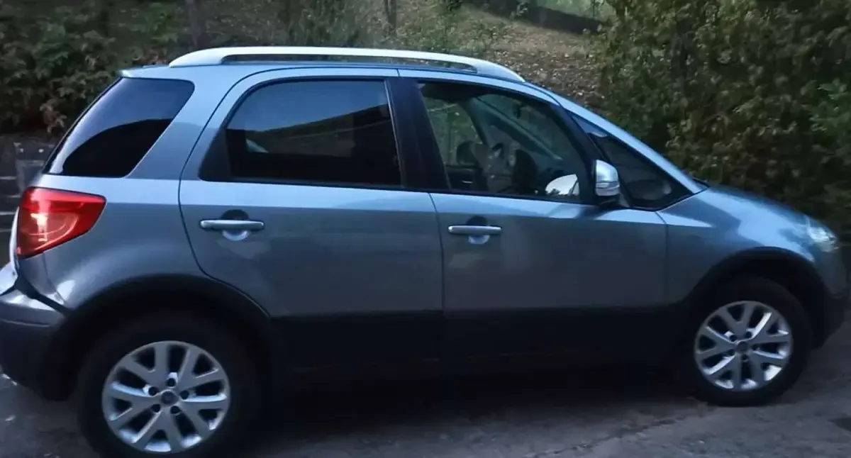 Usata Fiat Sedici Dynamic 135 CV (99 kW) 2012 Argento SUV