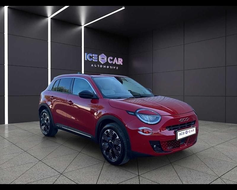 Usata Fiat 600 La Prima 101 CV (74 kW) 2025 Rosso SUV