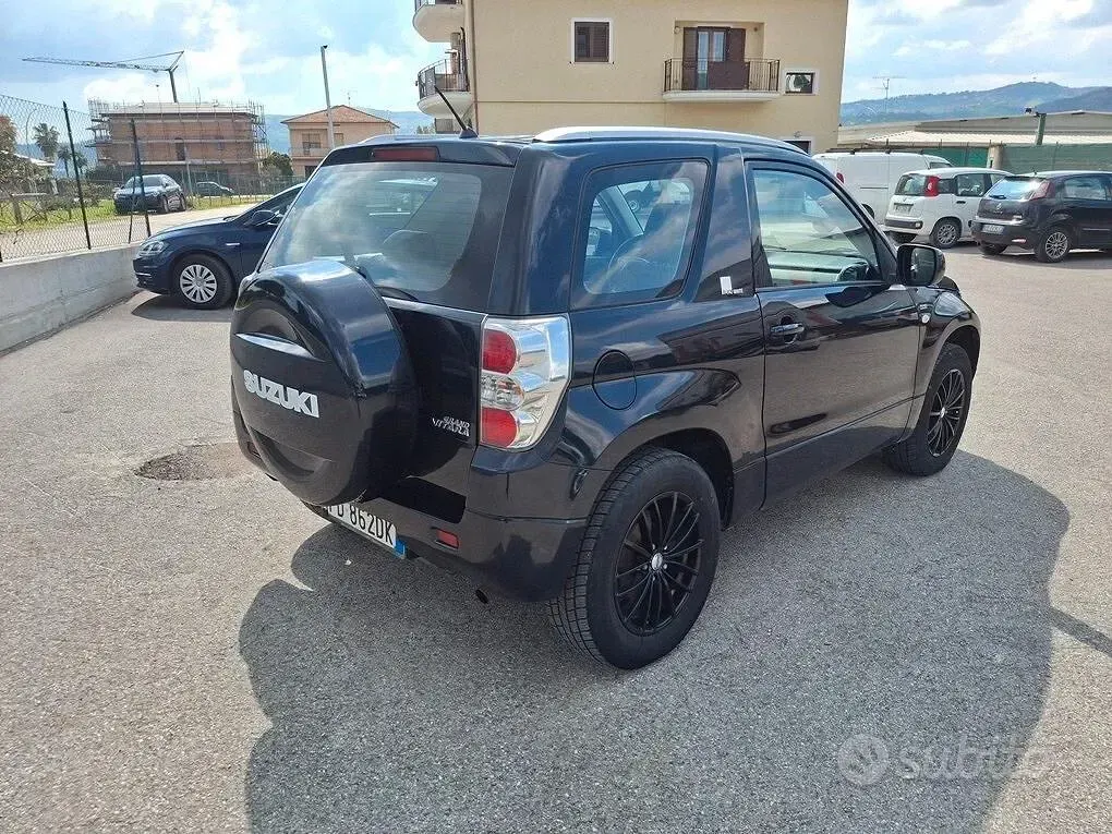 Usata Suzuki Grand Vitara 129 CV (94 kW) 2007 Nero SUV