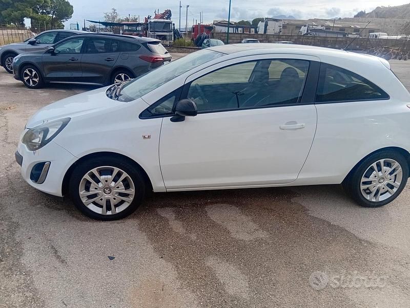 Usata Opel Corsa 86 CV (63 kW) 2012 Bianco Berlina