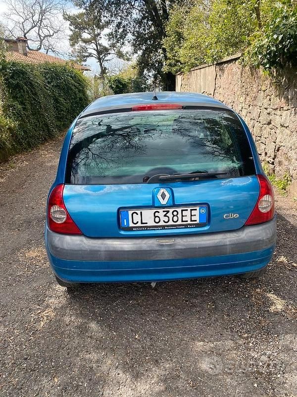 Usata Renault Clio II 58 CV (42 kW) 2004 Blu Berlina