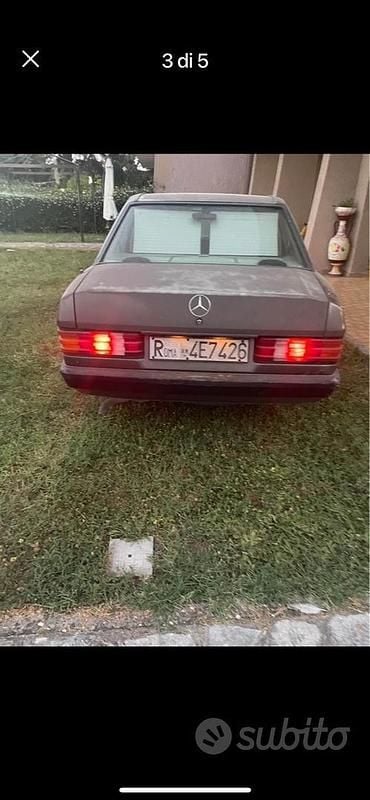 Usata Mercedes 190 122 CV (89 kW) 1984 Grigio Berlina