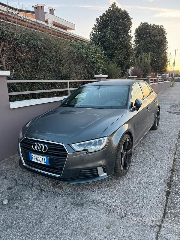 Usata Audi A3 2018 Grigio Berlina