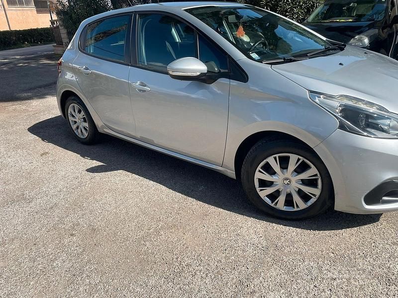 Usata Peugeot 208 2016 Grigio Utilitaria