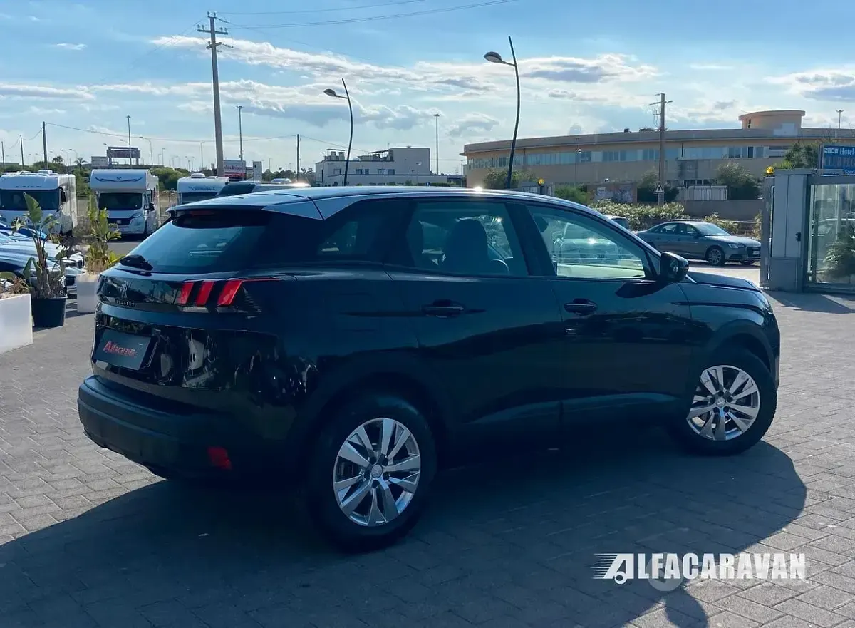 Usata Peugeot 3008 Active 131 CV (96 kW) 2023 Nero SUV