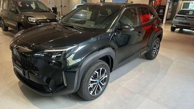 Usata Toyota Yaris Cross Trend 92 CV (67 kW) 2022 Nero SUV
