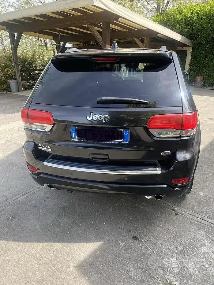 Usata Jeep Grand Cherokee Overland 250 CV (183 kW) 2013 Nero SUV