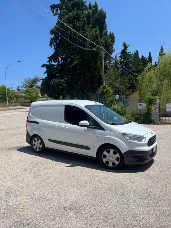 Usata Ford Transit 76 CV (55 kW) 2015 Bianco Furgone