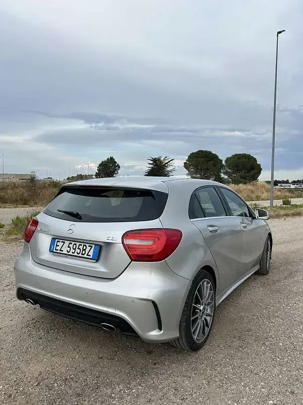 Usata Mercedes A200 Executive 136 CV (100 kW) 2015 Grigio Utilitaria
