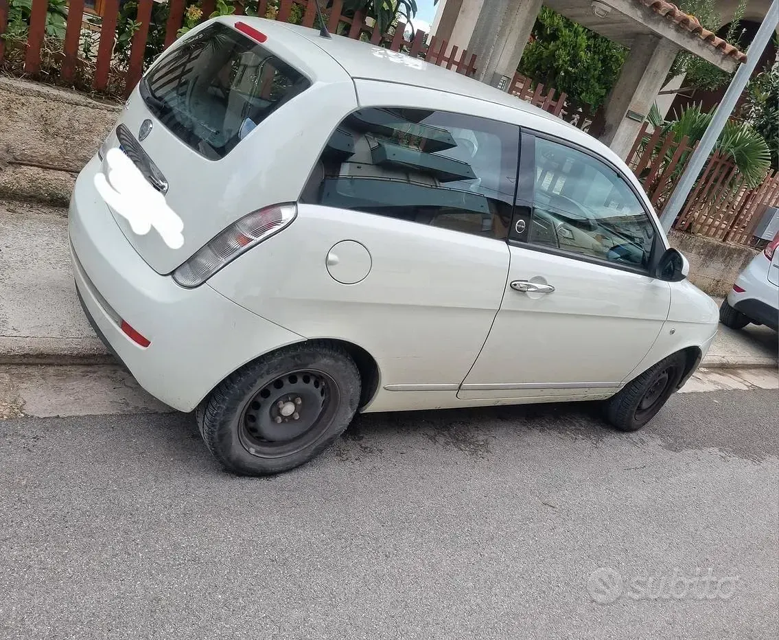 Usata Lancia Ypsilon 77 CV (56 kW) 2010 Bianco Utilitaria