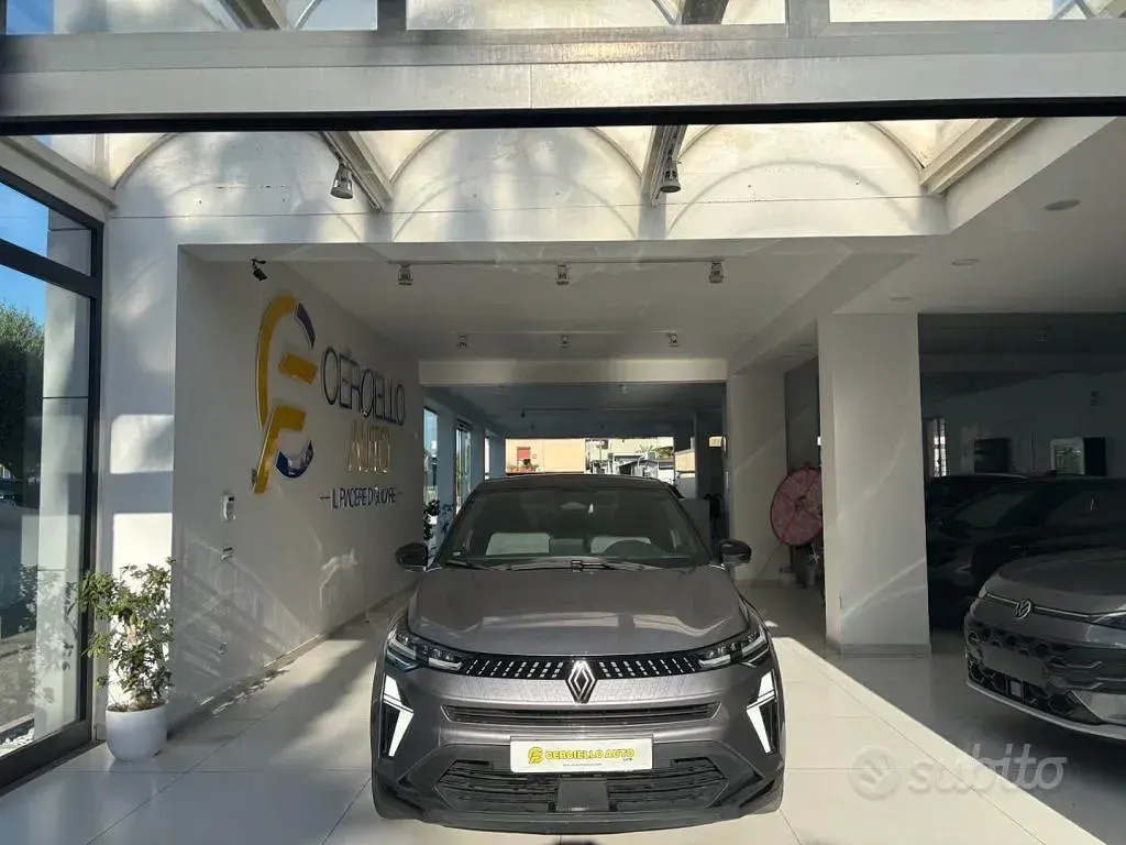 Usata Renault Captur Techno 91 CV (66 kW) 2025 Nero grigio metallizzato SUV