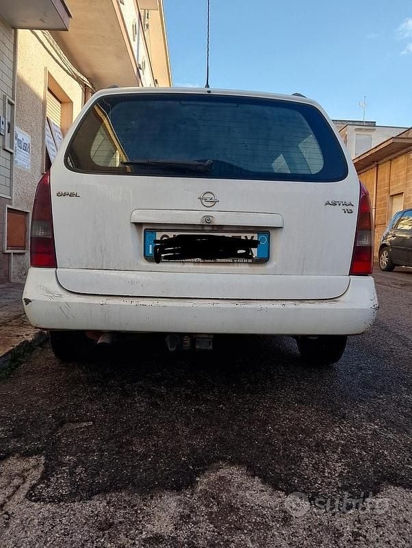 Usata Opel Astra 1999 Bianco Station wagon