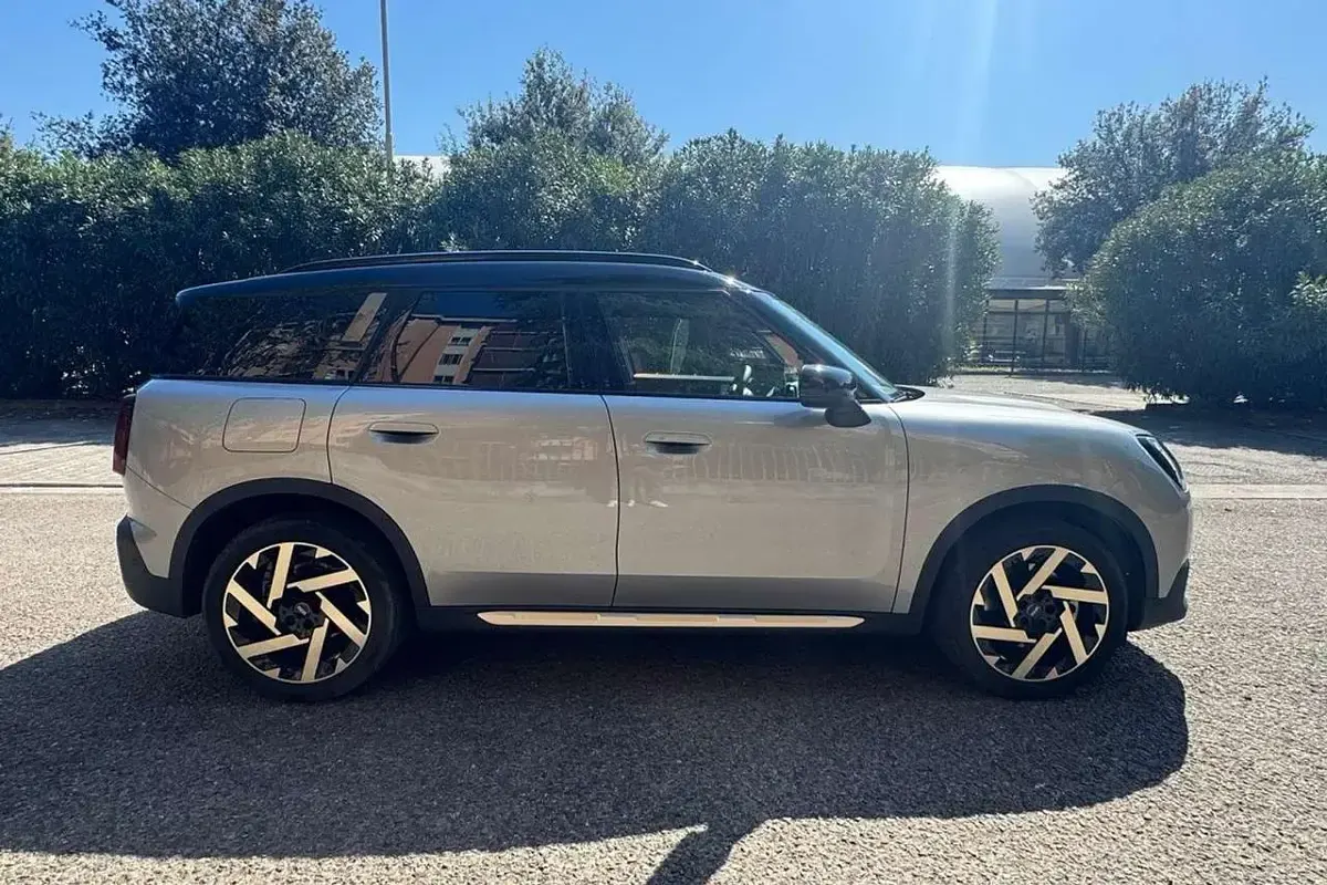 Usata Mini Cooper Countryman Favoured 156 CV (114 kW) 2025 Grigio SUV