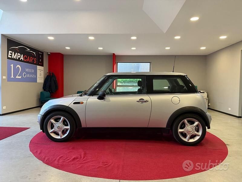 Usata Mini ONE 90 CV (66 kW) 2003 Grigio Utilitaria