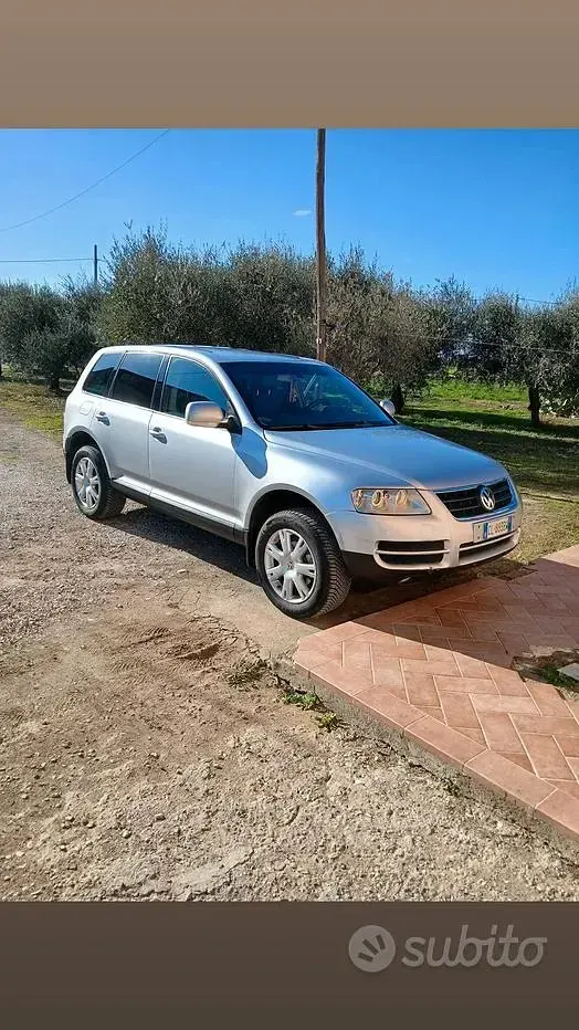Usata VW Touareg 174 CV (127 kW) 2004 Grigio SUV