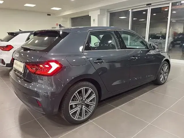 Nuova Audi A1 Business 116 CV (85 kW) 2025 Grigio manhattan metallizzato SUV