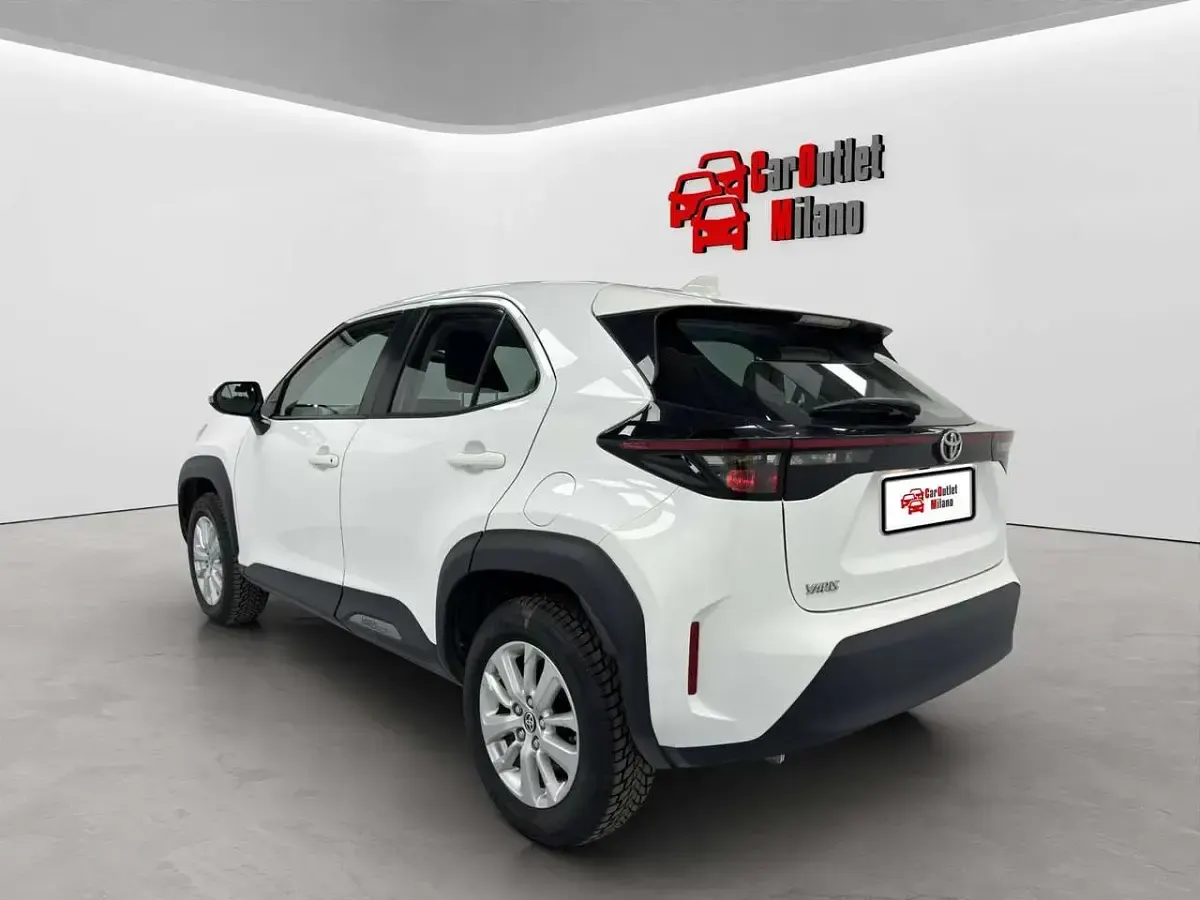 Usata Toyota Yaris Cross 125 CV (91 kW) 2023 Super white SUV