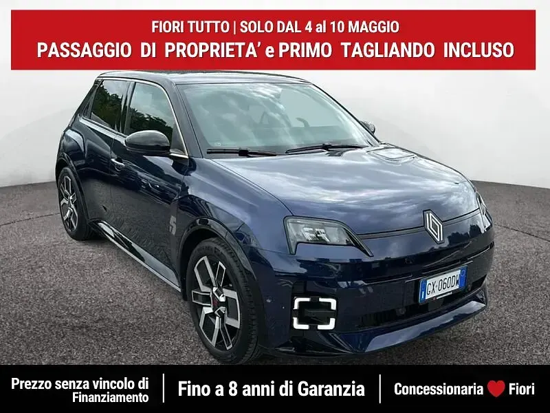 Usado Renault 5 E-Tech Iconic 110 kW (150 CV) 2024 Azul Utilitario