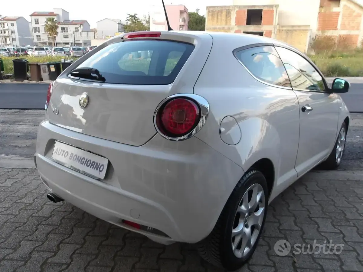 Usata Alfa Romeo MiTo Distinctive 95 CV (69 kW) 2010 Bianco Utilitaria