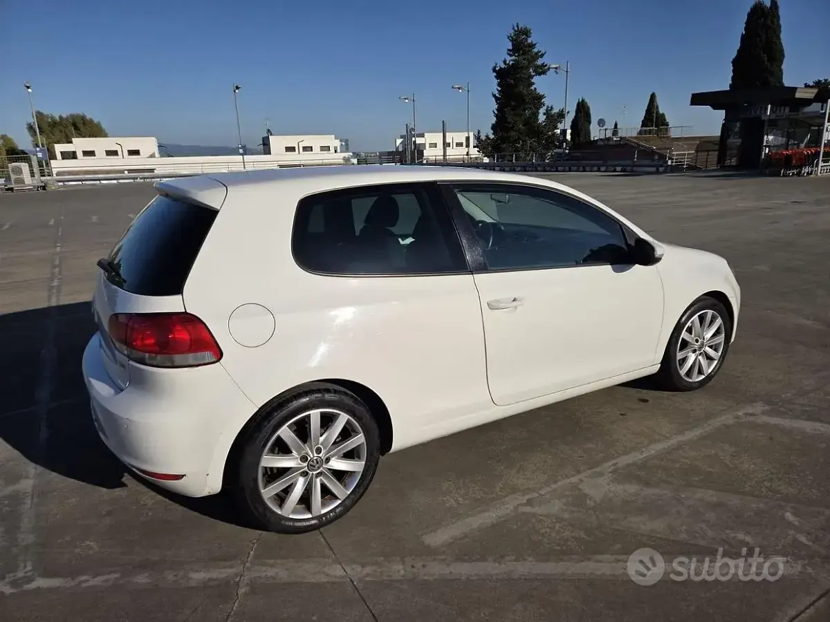 Usata VW Golf VII 122 CV (89 kW) 2013 Bianco Berlina
