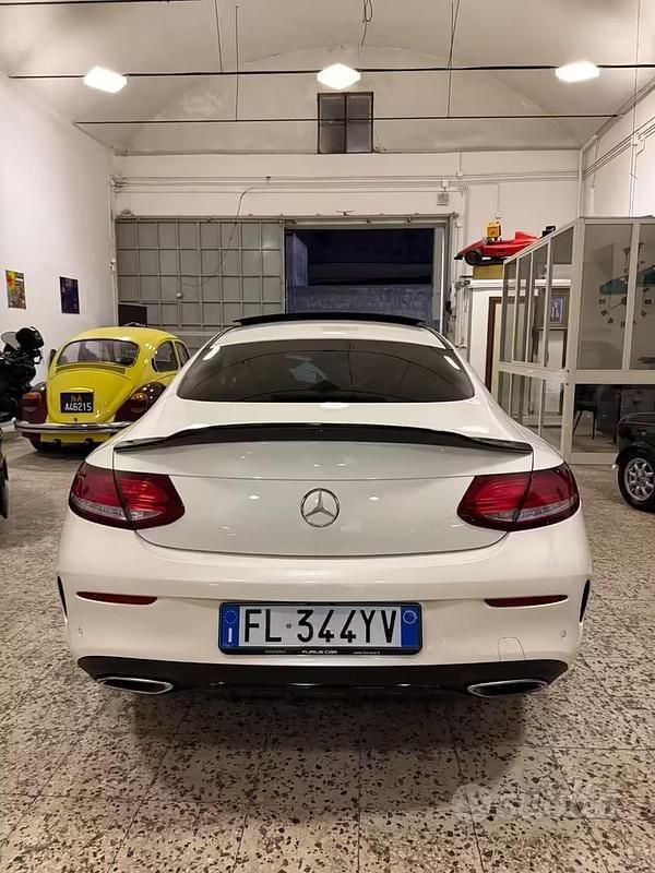 Usata Mercedes C300 245 CV (180 kW) 2017 Bianco Coupé