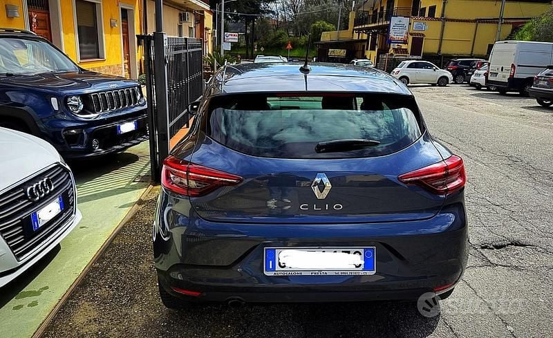 Usata Renault Clio V Evolution 100 CV (73 kW) 2022 Grigio Berlina