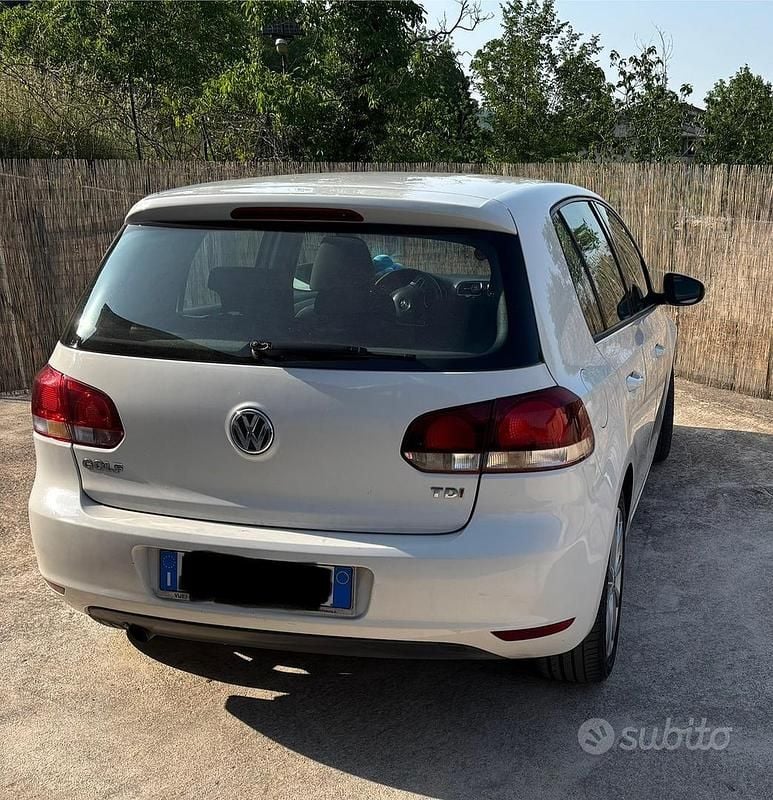 Usata VW Golf VI 105 CV (77 kW) 2011 Utilitaria