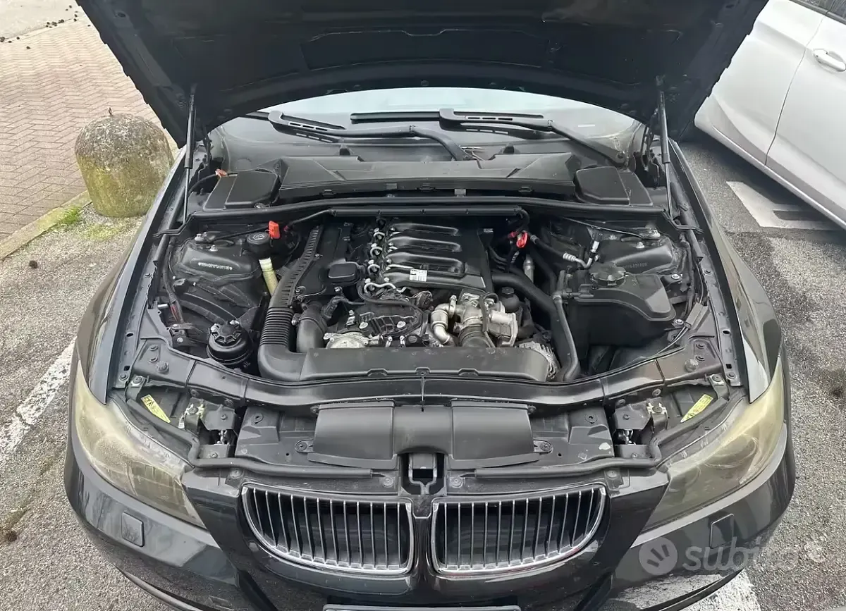 Usata BMW 330 231 CV (169 kW) 2006 Nero Berlina
