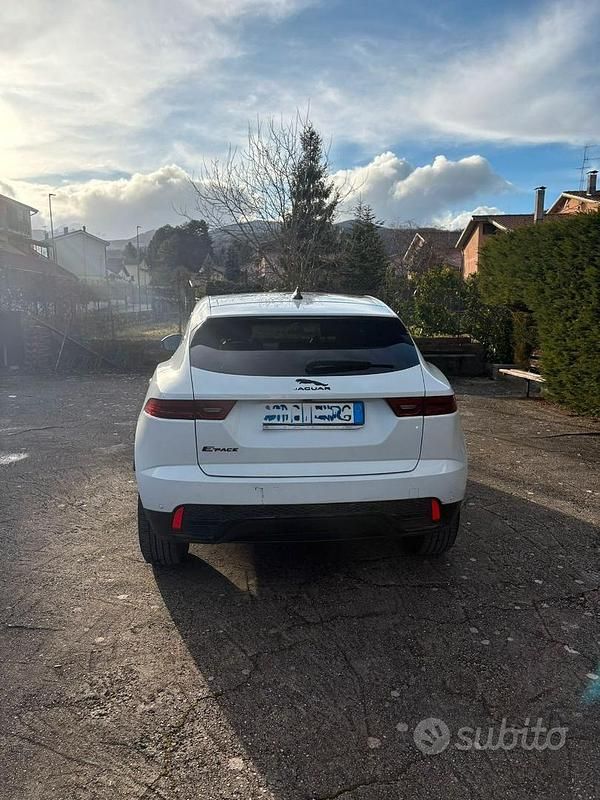 Usata Jaguar E-Pace 160 CV (117 kW) 2021 Bianco SUV