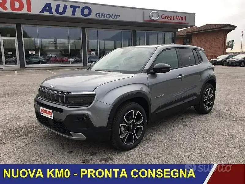 Nuova Jeep Avenger Summit 101 CV (74 kW) 2025 Grigio SUV