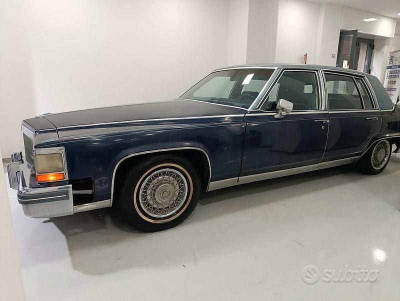 Usata Cadillac Fleetwood Brougham 126 CV (92 kW) 1981 Blu Berlina