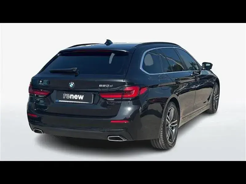 Usata BMW 520 Efficient Dynamics 190 CV (139 kW) 2024 Nero Station wagon