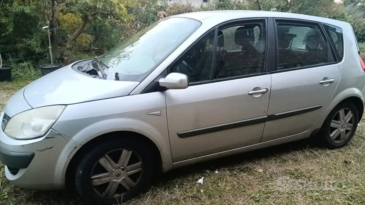 Usata Renault Scenic E-Tech 100 CV (73 kW) 2007 Grigio Monovolume