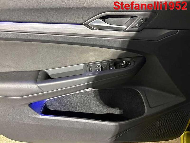 Usata VW Golf VIII Style 131 CV (96 kW) 2023 Giallo faro Berlina
